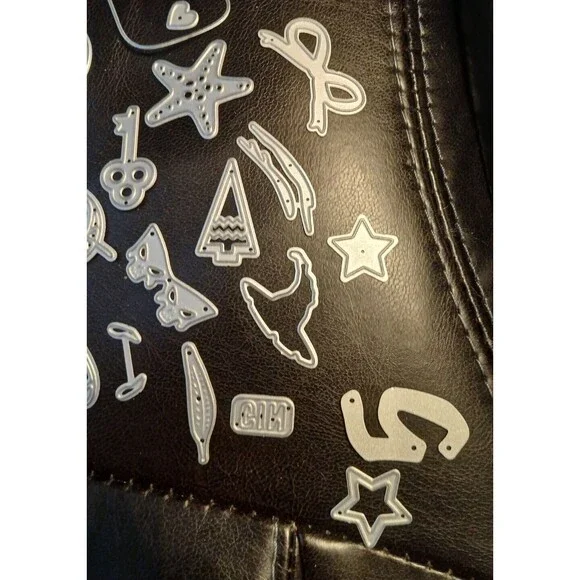 Craft Buddy Die Cutting Machine, 2 Plates, 30 Pc Metal Die, & New Paper - Picture 10 of 16